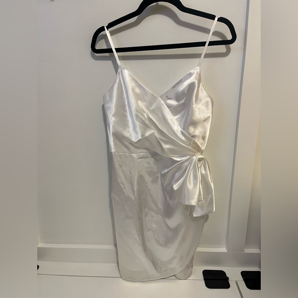 White Jules & Cleo Asymmetrical Ruched Spaghetti Strap Bridal Dress Size 10